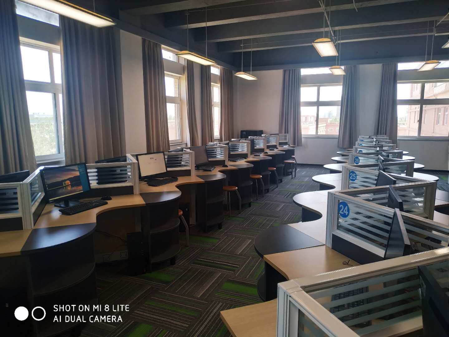 助力國際學(xué)校，智慧課堂上線！